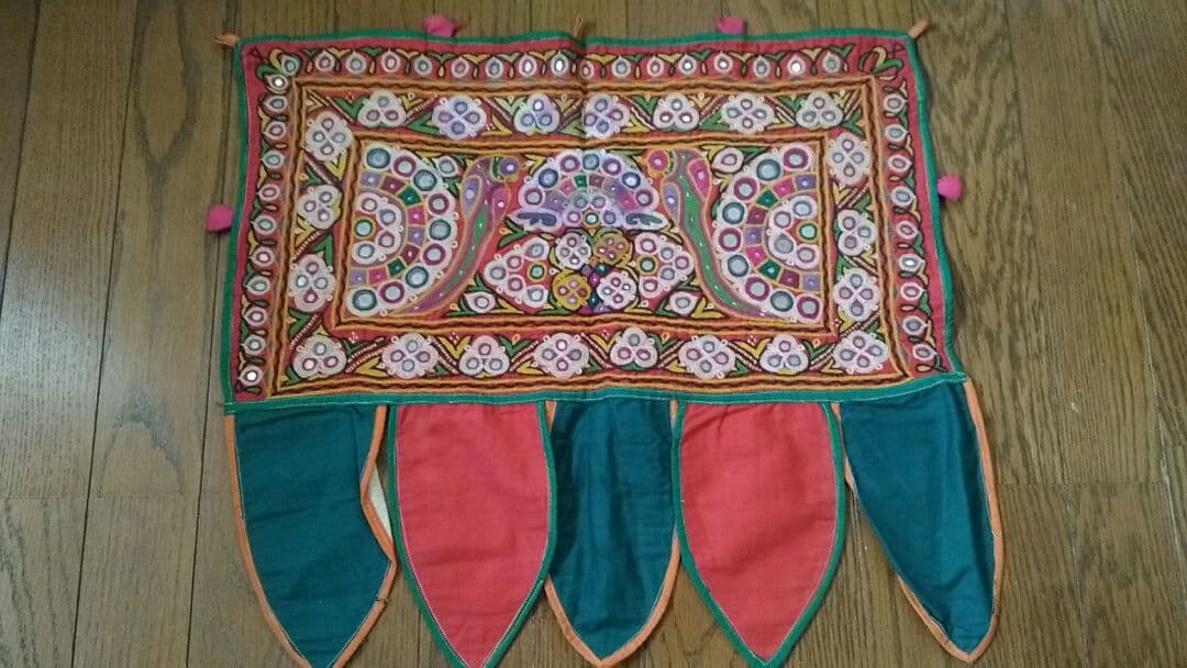 インドの壁掛け　アンティーク