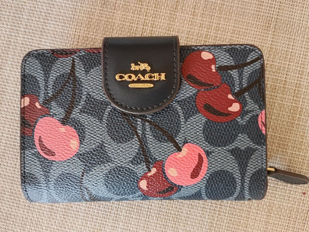 COACH チェリー柄 二つ折り財布