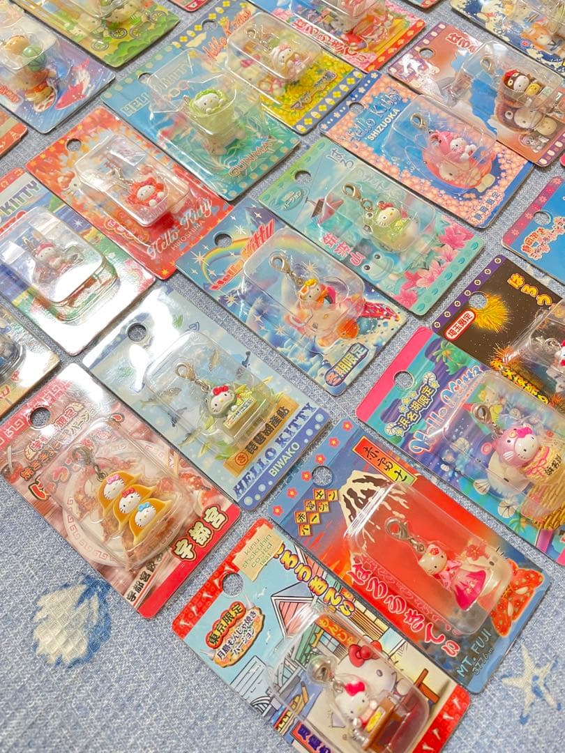 ハローキティ ファスナーマスコットキーホルダー 70個 その他8個