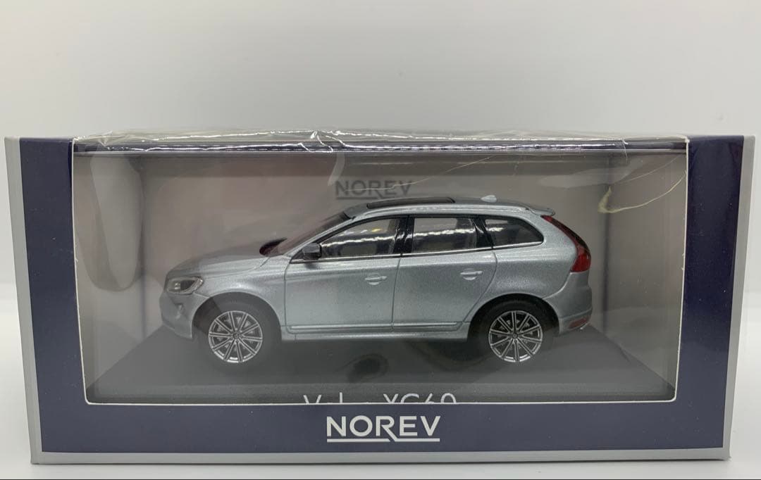 1/43 Volvo XC60 エレクトリックシルバー