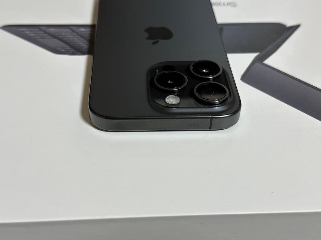 [美品] IPhone 15 Pro 128G ブラックチタニウム