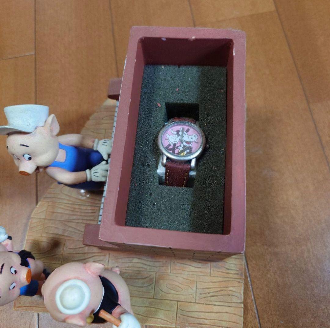 ディズニー ノスタルジアウォッチコレクション クララベル・カウ 三匹の子ぶた