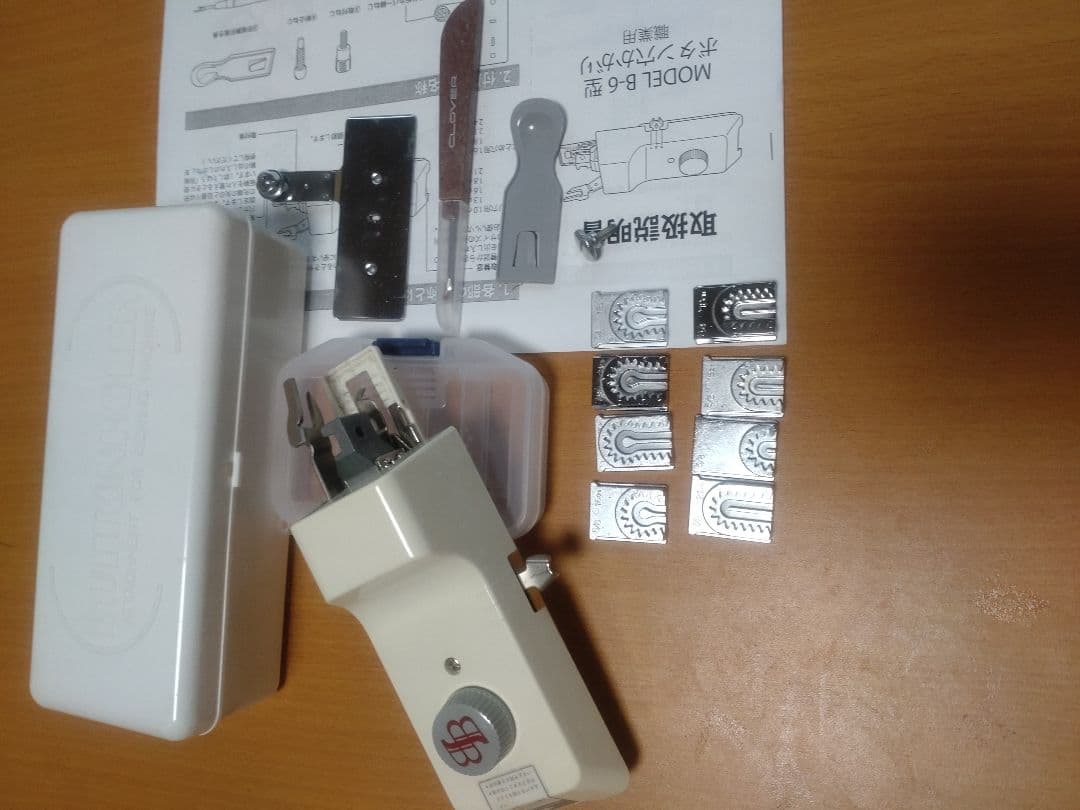 ボタン穴かがり器、ボタンホーラー、職業用.工業用　　B-6TA