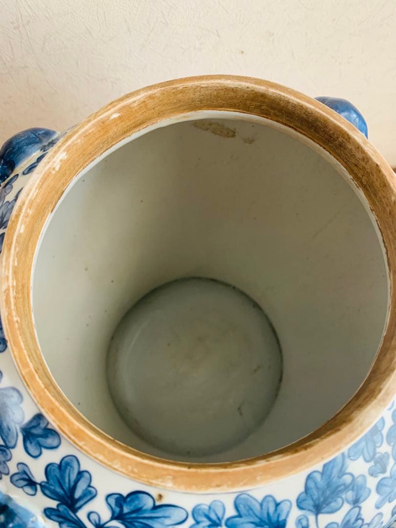 中国清時代染付大壺（銘があり)