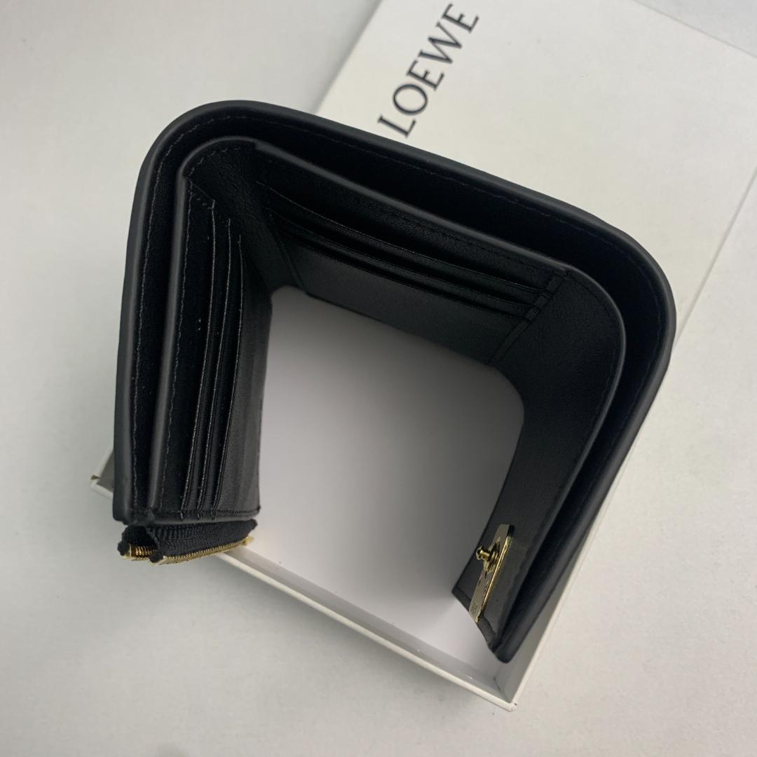 LOEWE ブラックレザー 三つ折り財布