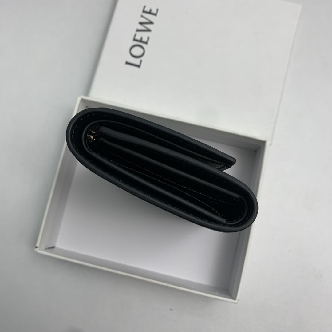 LOEWE ブラックレザー 三つ折り財布