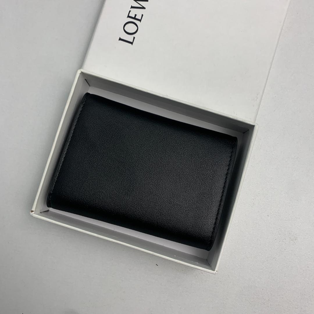 LOEWE ブラックレザー 三つ折り財布