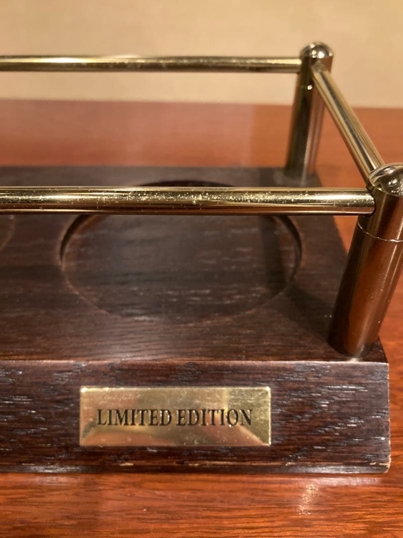 サントリーウイスキー山崎、白州専用木製台座　替えのプレート付き　ディスプレイ