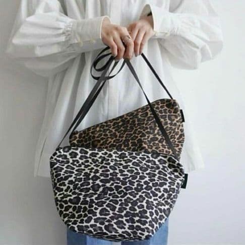 エルベシャプリエ　グリーンレーベル別注　ビッグポシェット　パンサートープ