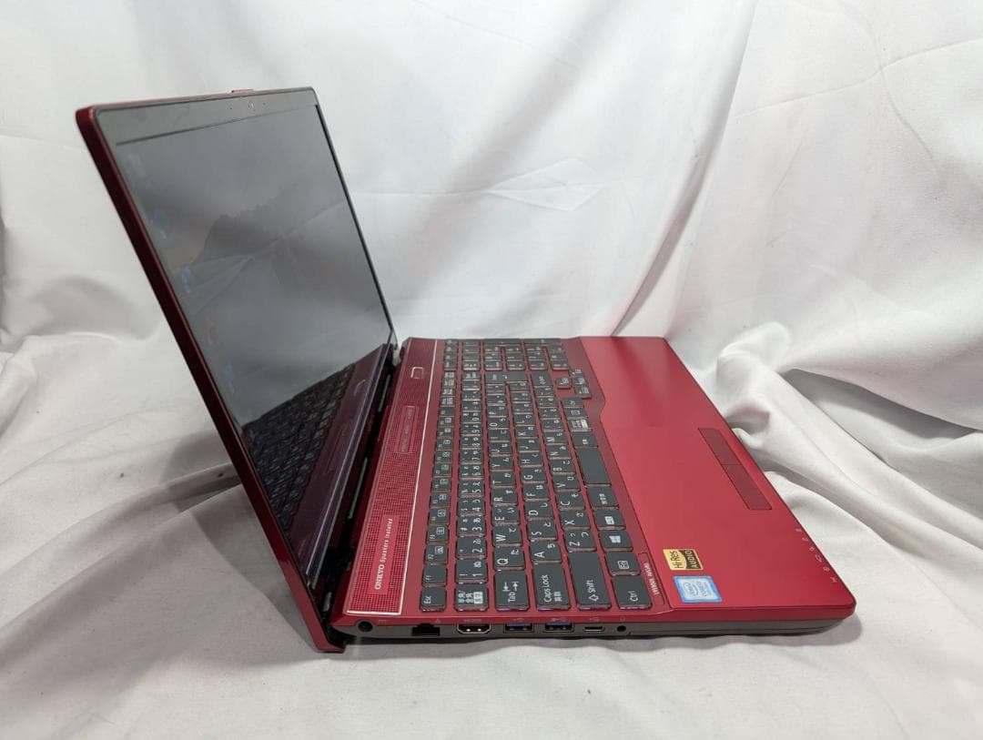 富士通 AH53/B3 第8世代 i7/8GB/SSD256GB/Office