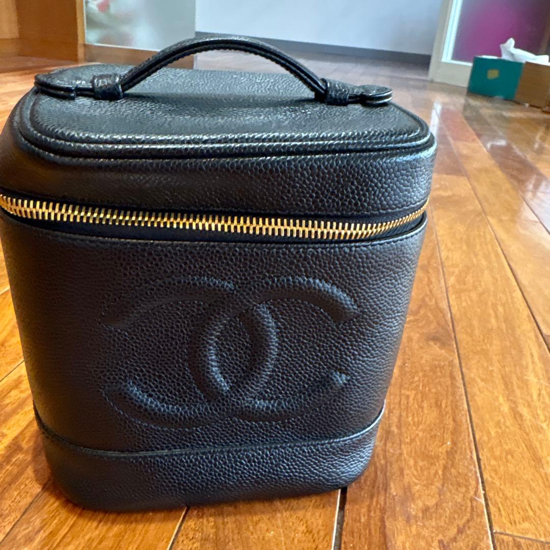 CHANEL ブラックレザー ハンドバッグ