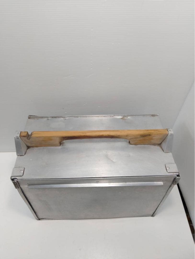 G2170【昭和レトロ】出前用 アルミ製 おかもち (木製棚/持ち手付き)