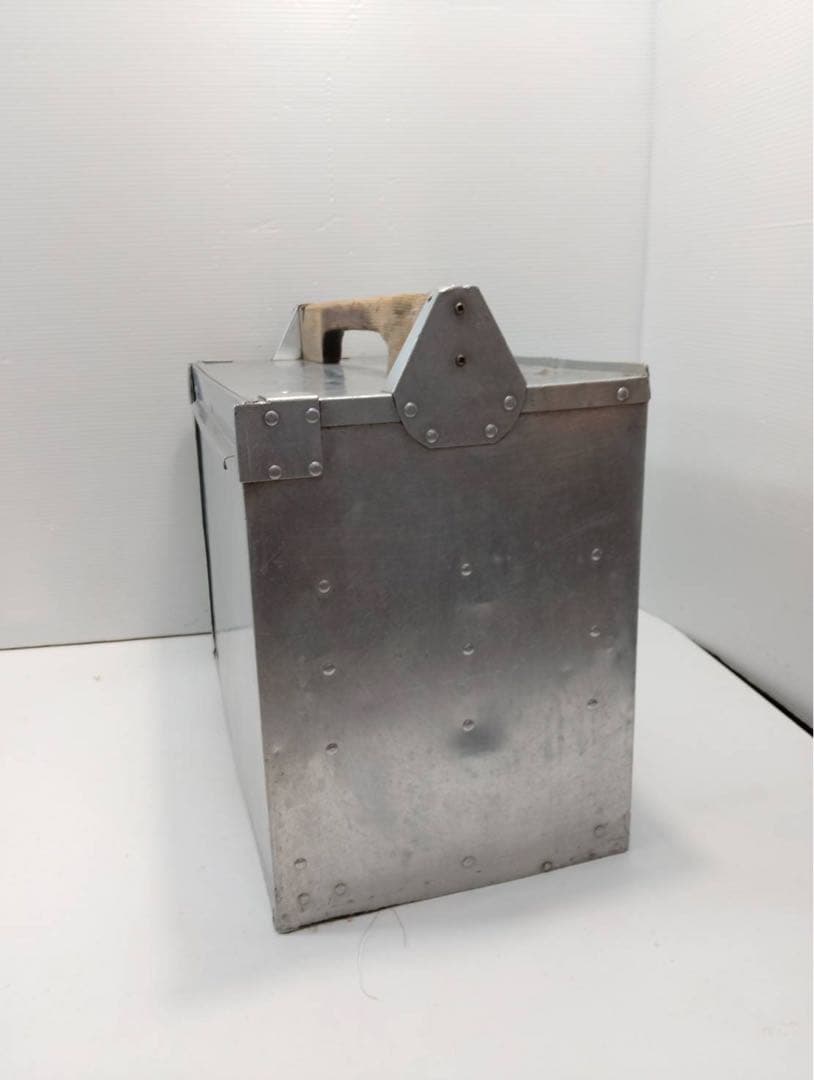 G2170【昭和レトロ】出前用 アルミ製 おかもち (木製棚/持ち手付き)