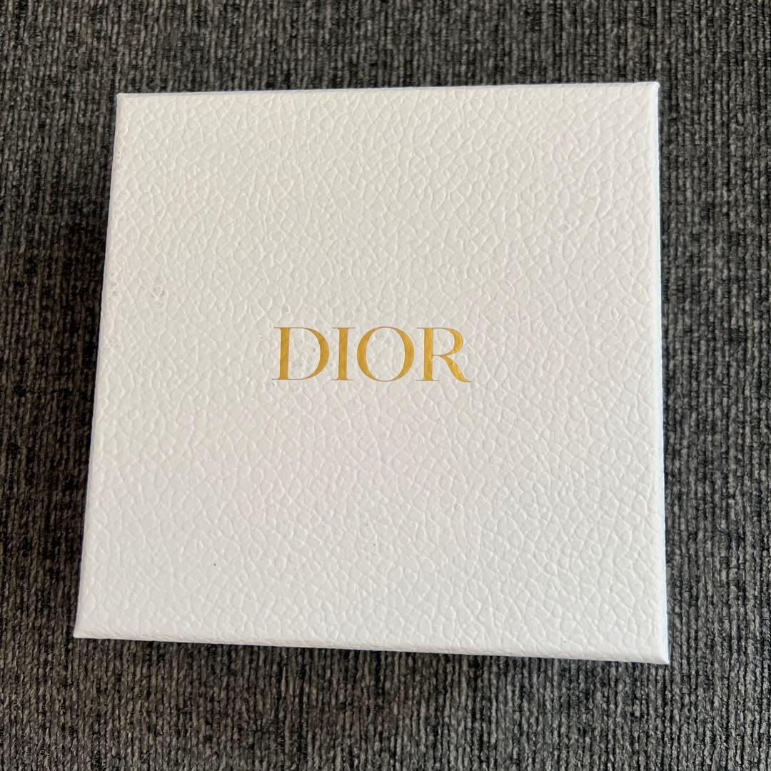 Dior キルティングレザー三つ折り財布