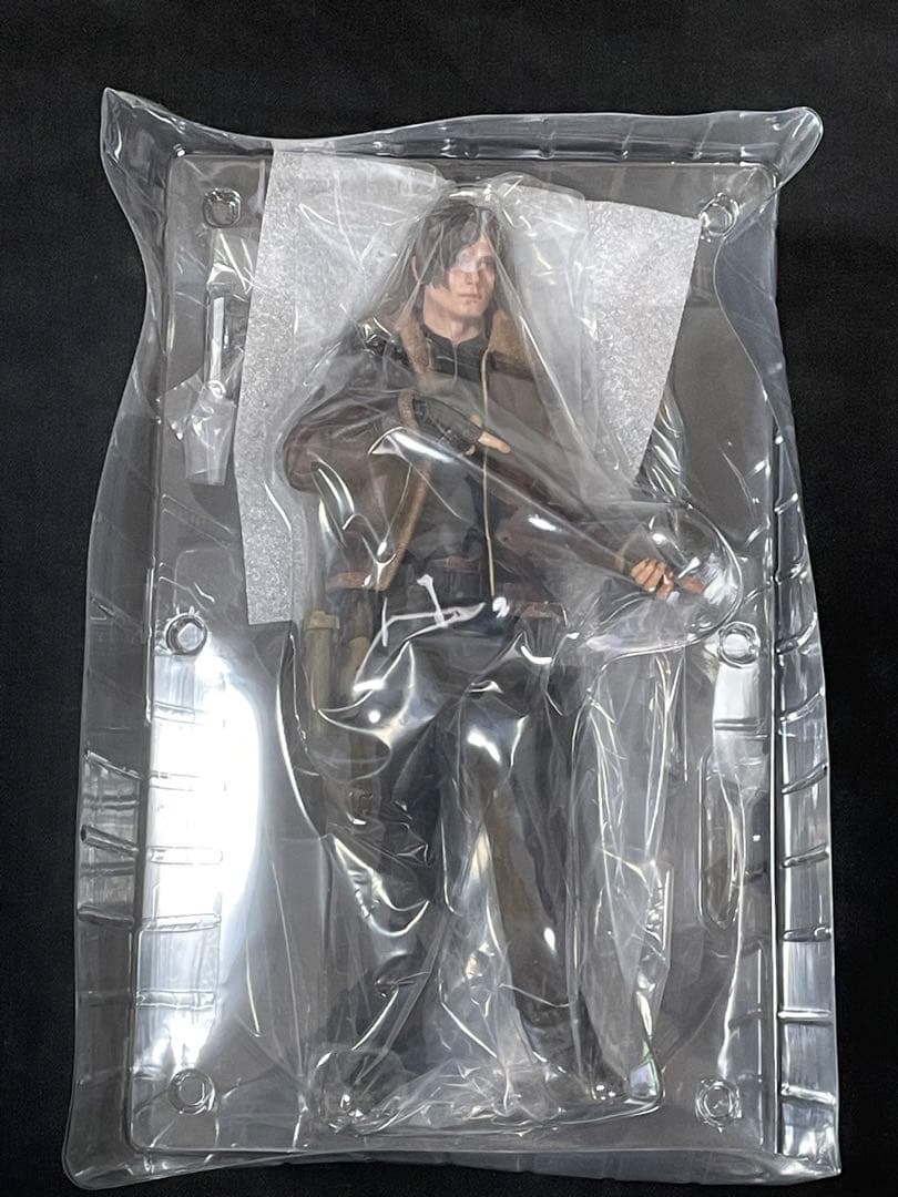 バイオハザードre4 コレクターズエディション レオン フィギュア