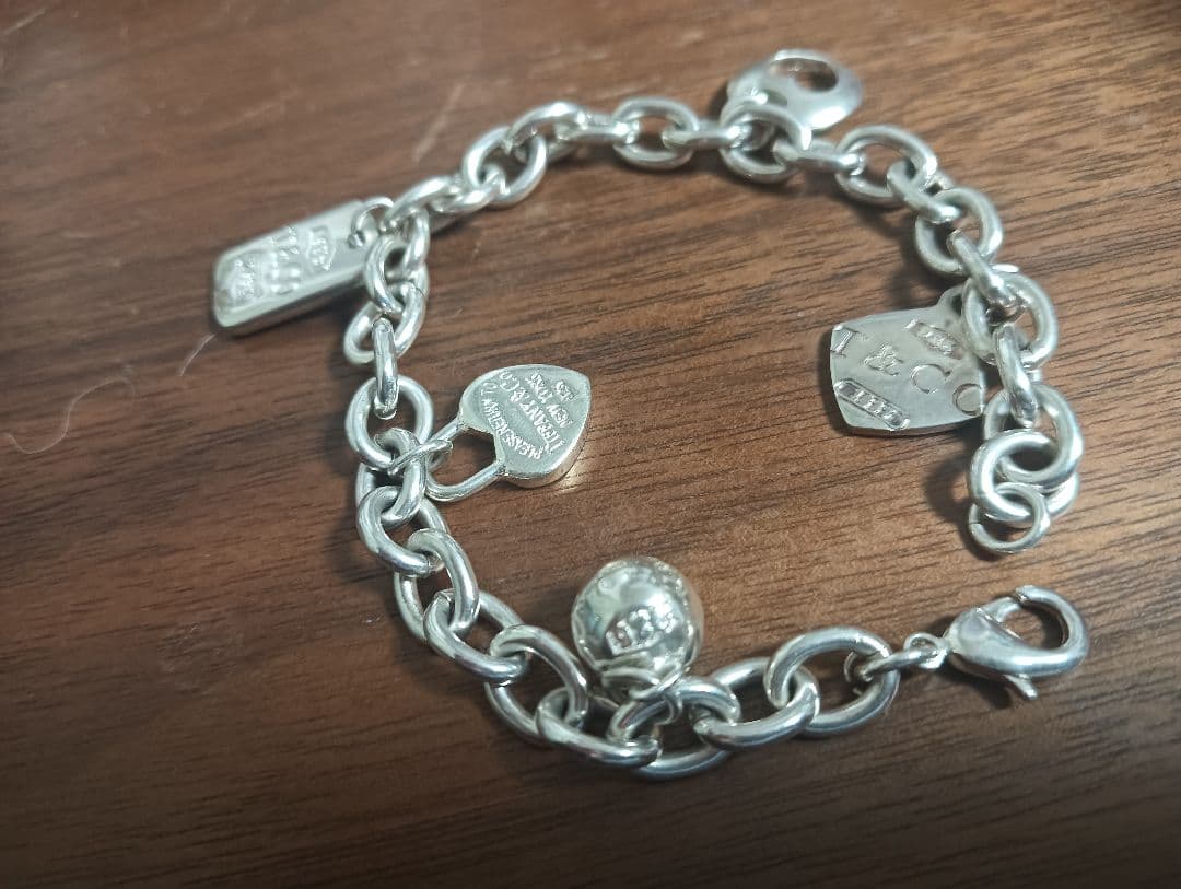 専用大特価◆TIFFANY＆Coティファニーシルバー チャーム付き ブレスレット