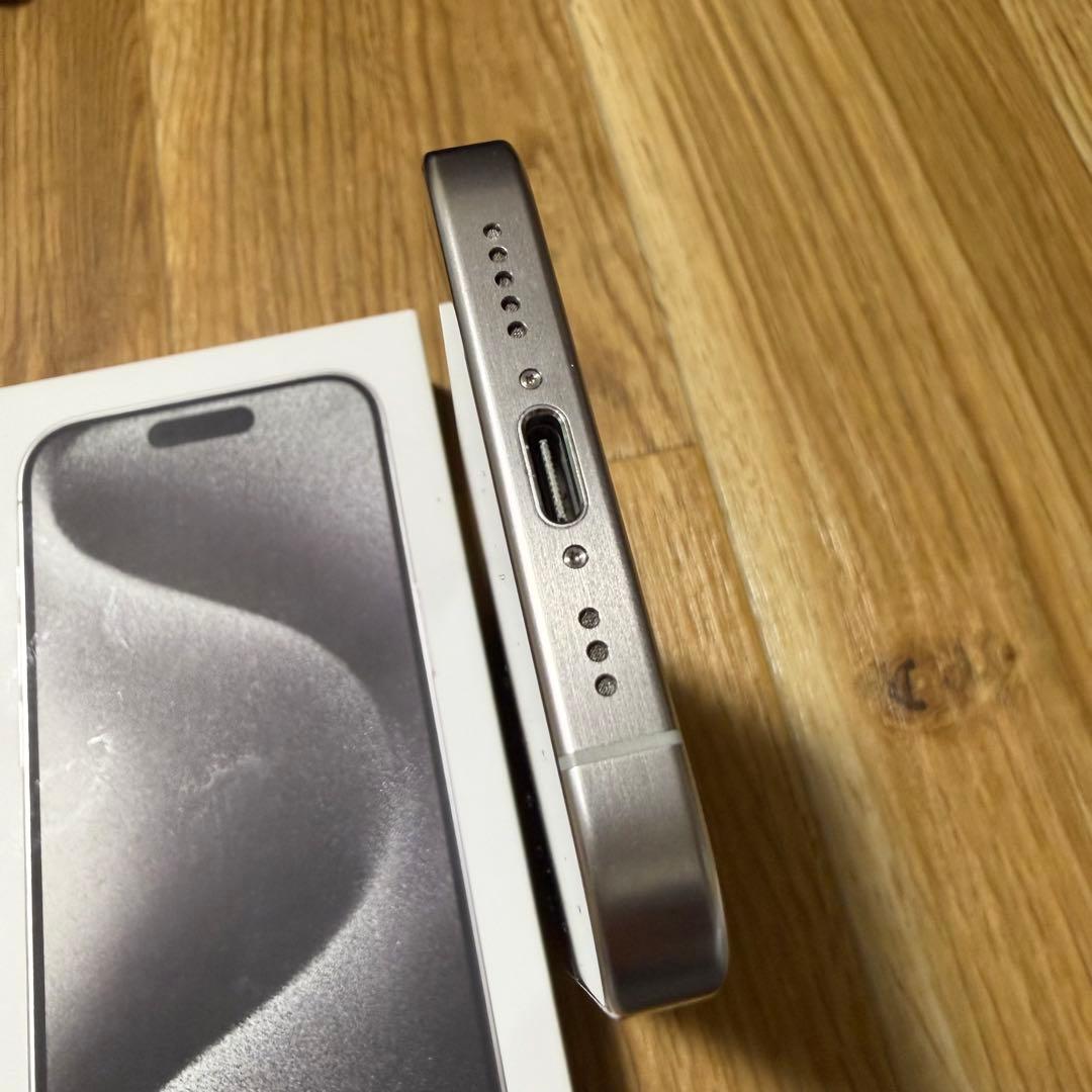 Apple iPhone 15Pro ホワイトチタニウム 128GB