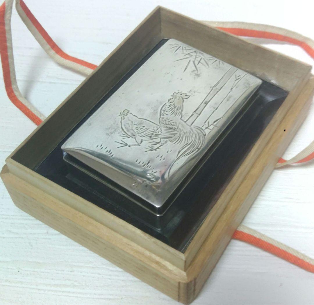 小箱　煙草入　義正刀　生駒製　銀製　小物入れ　金工　片切り彫り　ニワトリ　ア12