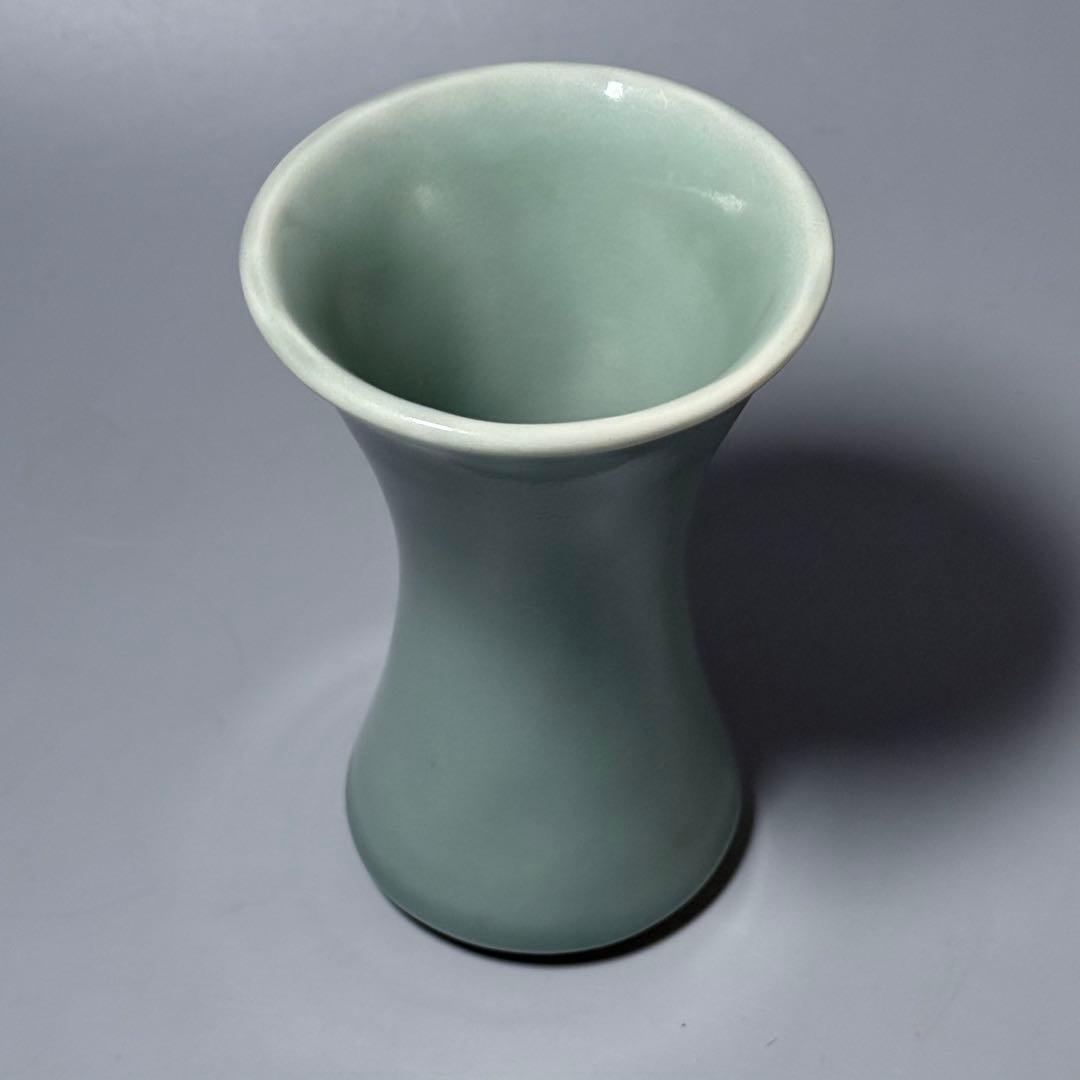 後期鍋島　青磁筒形花生　蒐集家放出品　特注共箱付　同手図録掲載品　最高峰の造形美