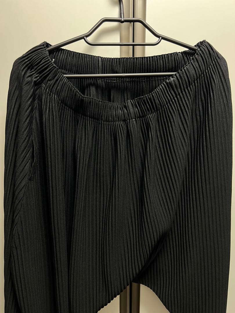 HOMME PLISSÉ イッセイミヤケ　サルエルパンツ blackサイズ3