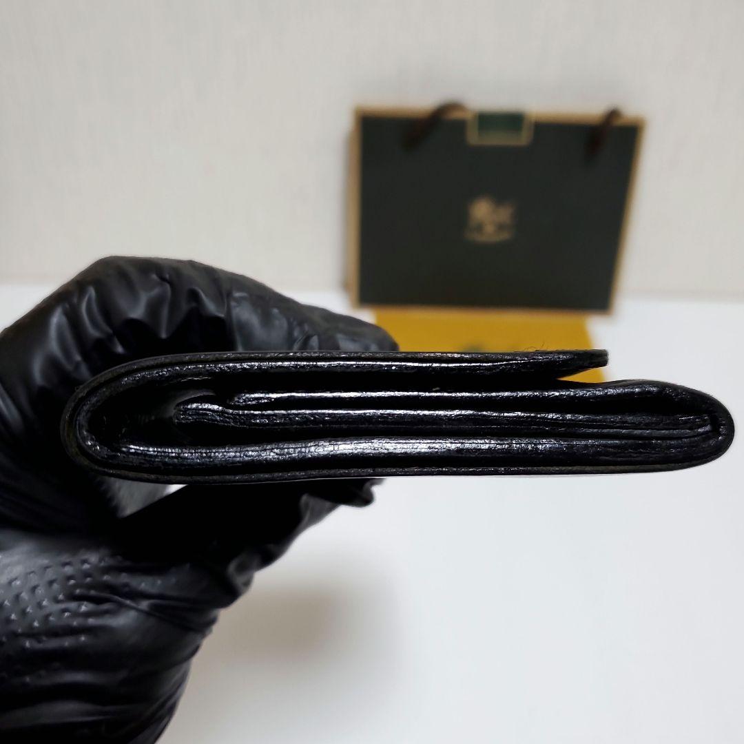 正規品　IL BISONTE　イルビゾンテ　二つ折り財布　ブラック　良品フラップ
