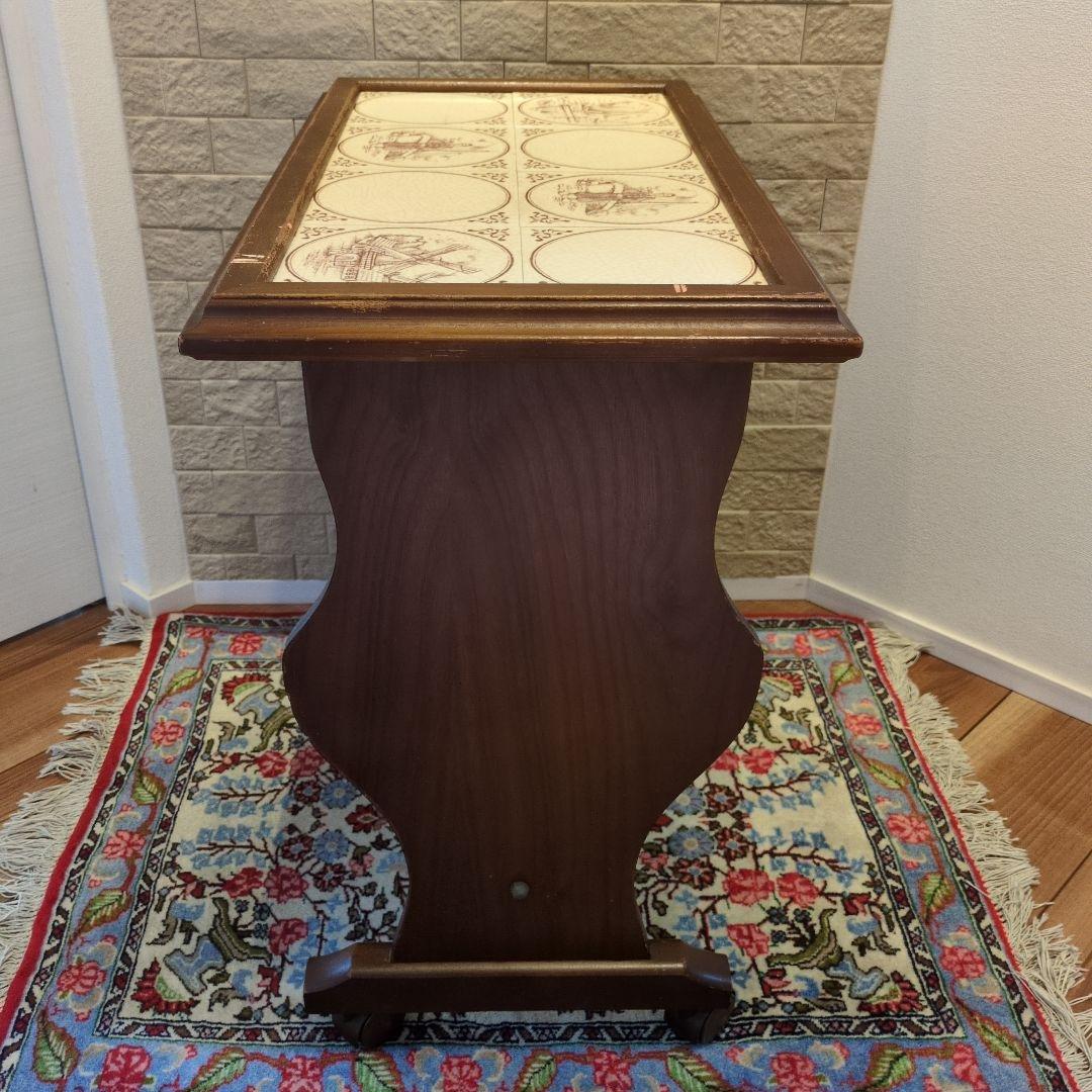 ドイツ製　天板タイル　木製　キャスター付マガジンラック　サイドテーブル