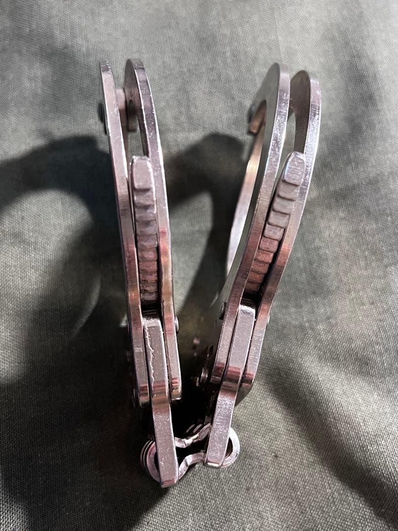 土日限定特価★米国製手錠 Smith & Wesson M300ー1