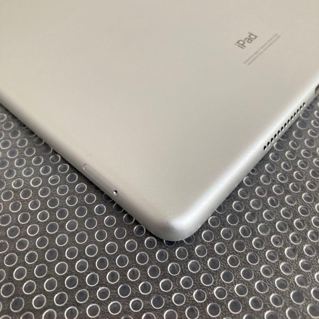 3597【早い者勝ち】外観美品☆iPad8 第8世代 32GB SIMフリー☆