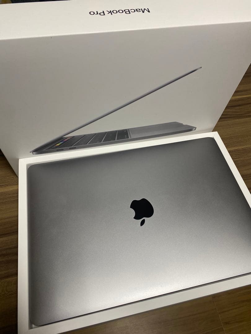 MacBook Pro 13インチ大容量 1TBモデル　外箱あり