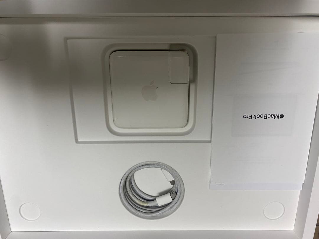 MacBook Pro 13インチ大容量 1TBモデル　外箱あり