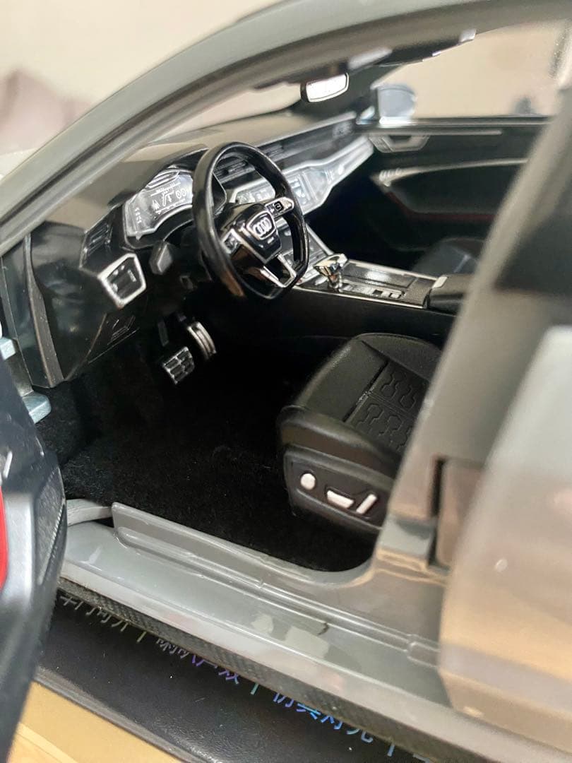 1/18 アウディ 合金ミニカー ライト音付 リモコンキー有