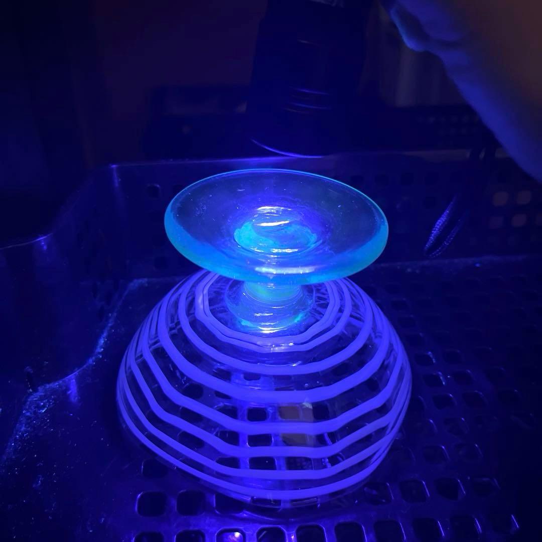 骨董　時代ガラス　超希少　四角型　白糸巻紋　水色脚付　氷コップ　ウラン