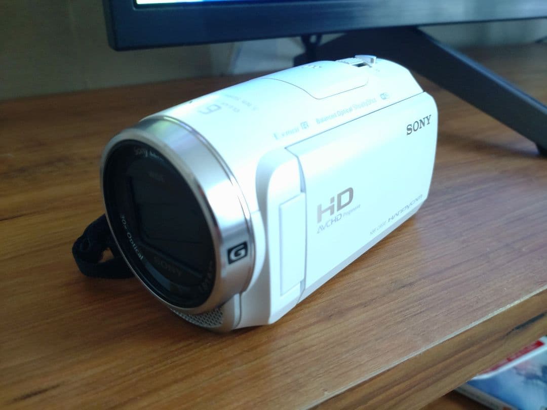 パ*ダ様 【液晶黄味あり】SONY ハンディカム フルHD ホワイト HDR-C