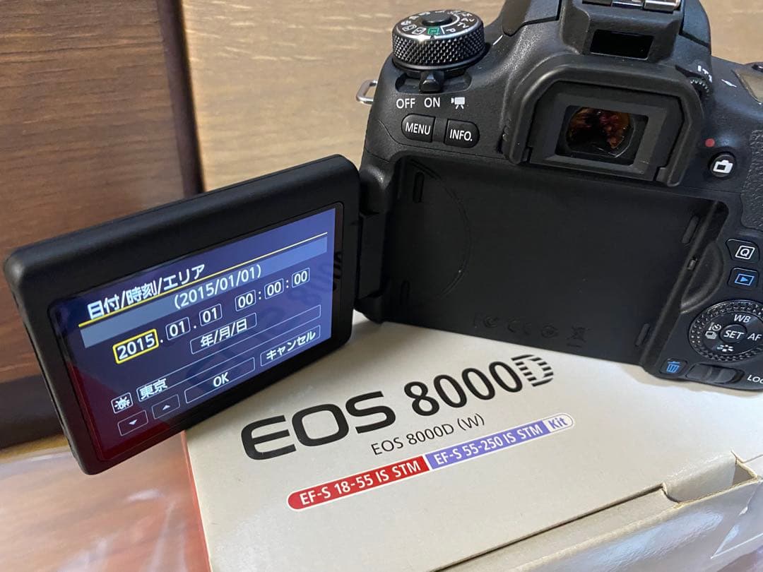 Canonデジタル一眼レフカメラ EOS 8000D ダブルズームキットおまけ付