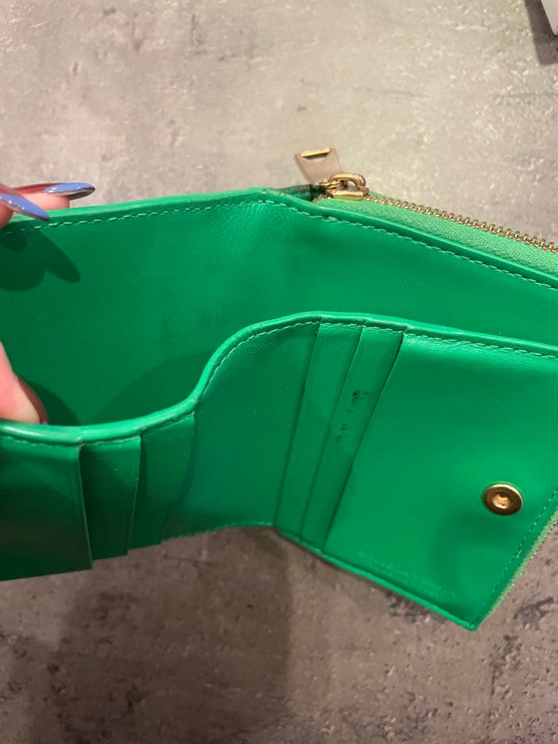 ボッテガヴェネタ　スモールカセット　コンパクトウォレット　二つ折り折り財布