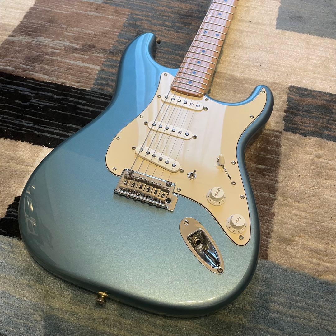Fender Player Stratocaster バッファー内蔵　ロックペグ