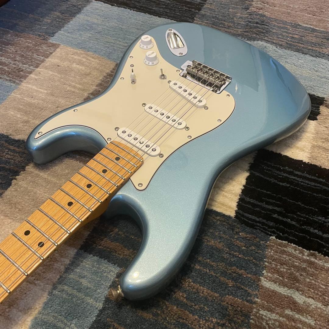 Fender Player Stratocaster バッファー内蔵　ロックペグ