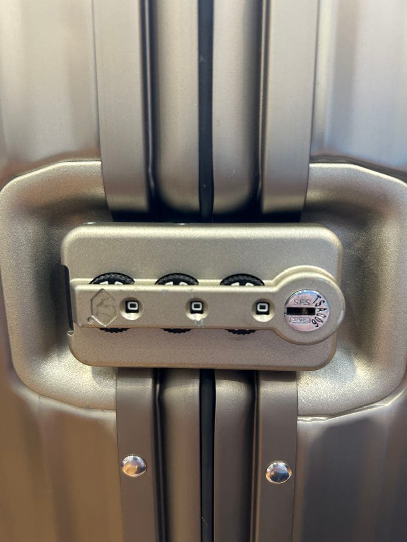 た*い様 リモワ　トパーズ　チタニウム82リットル　RIMOWA