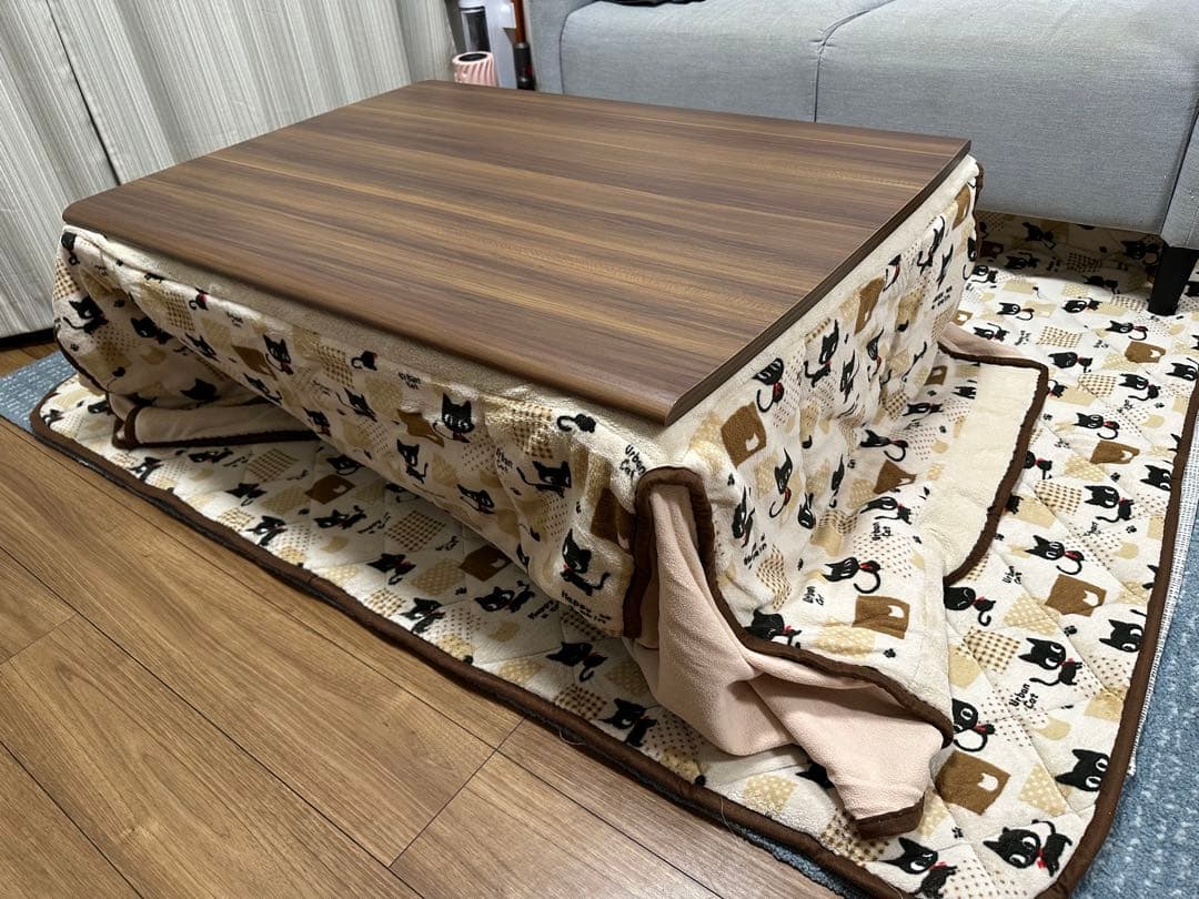 上杉章子　猫柄布団付きこたつ