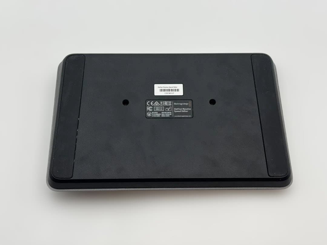 DaVinci Resolve Speed Editor 動画編集コントローラー