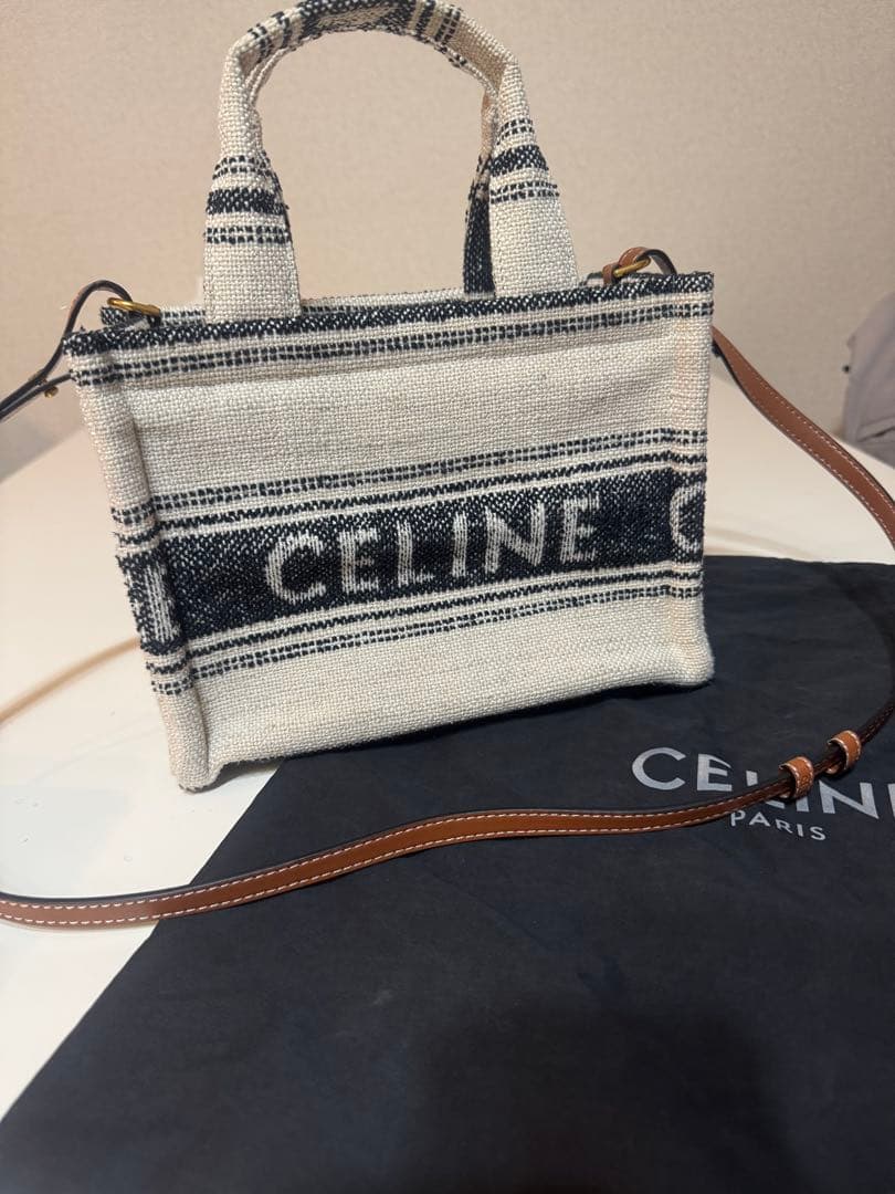 CELINE スモールカバタイス