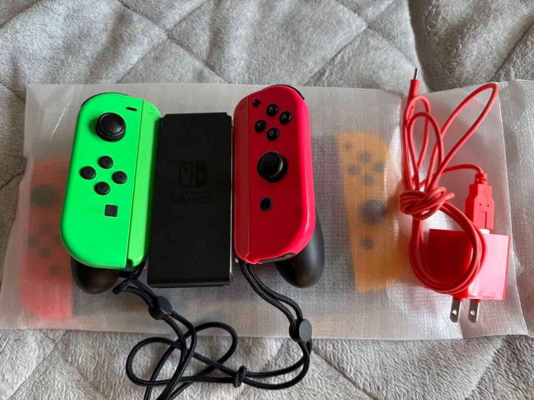NintendoSwitch 本体 グリーン・レッド・ピンク・イエロージョイコン