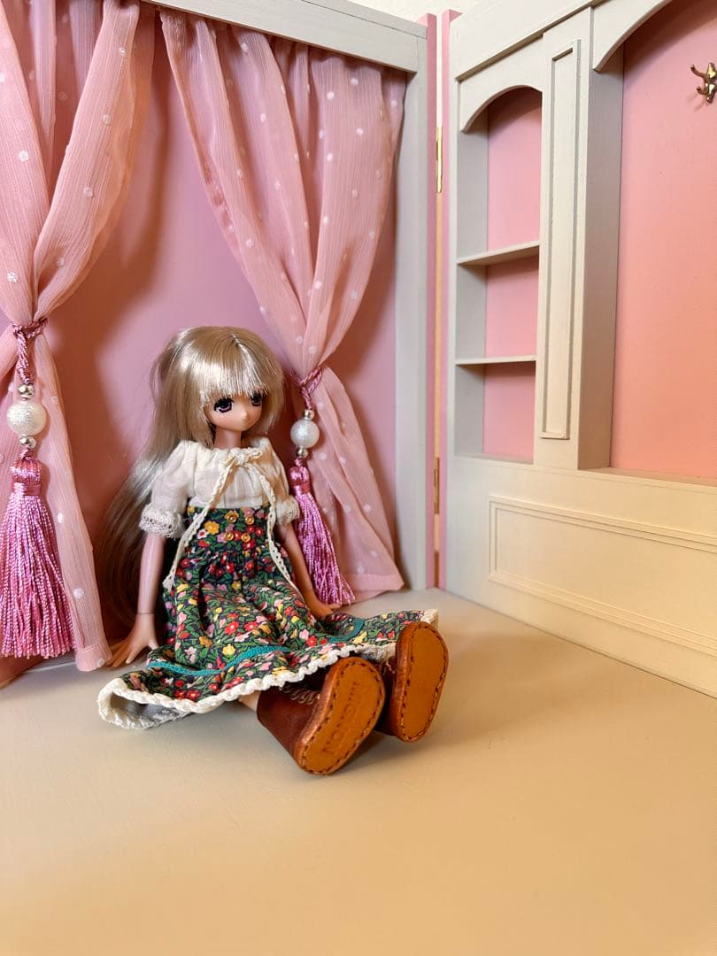 い*︎様 本型ドールハウス・机と椅子