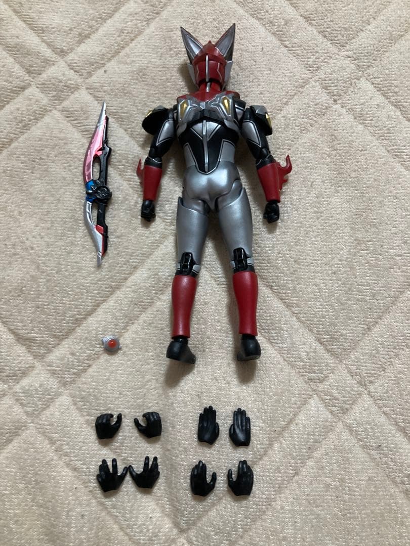 ウルトラマンルーブ　フィギュアアーツ　ロッソ　ブル　S.H.Figuarts