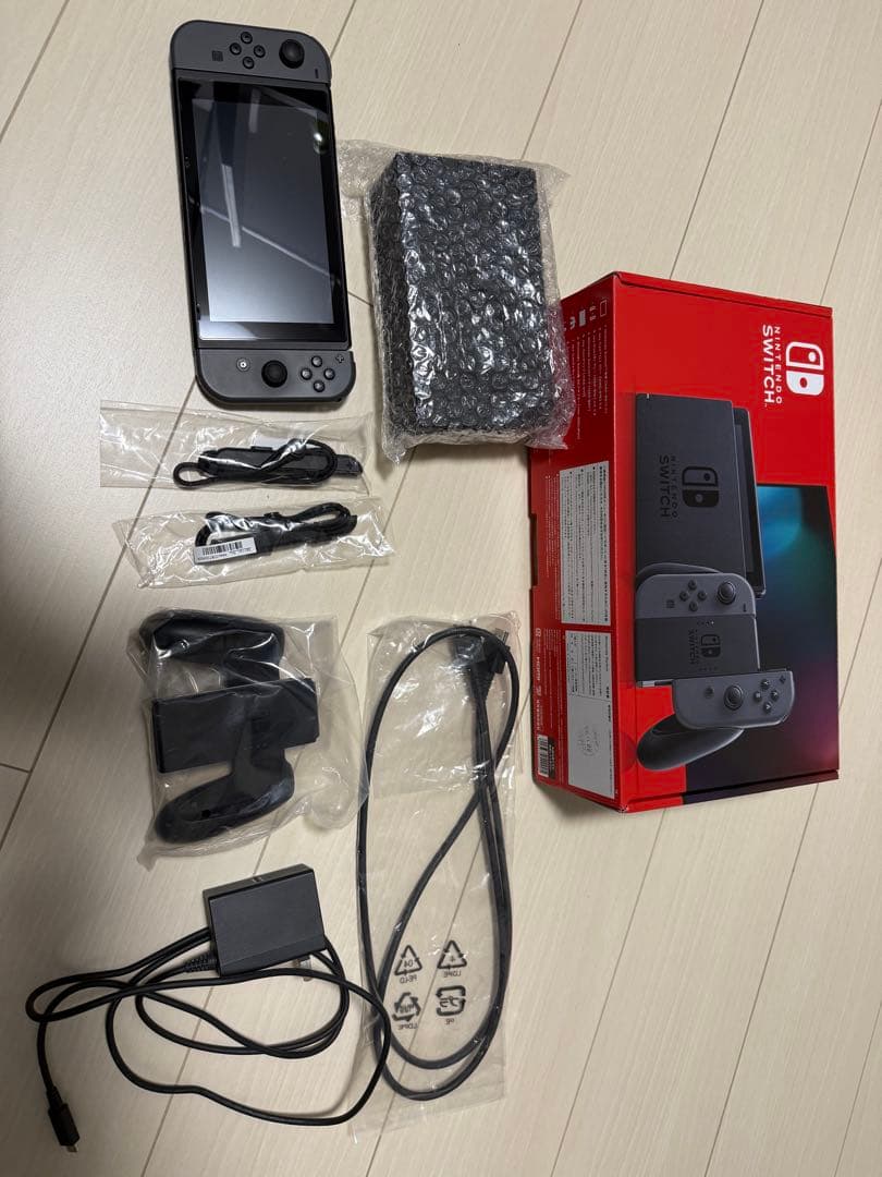 【美品】Nintendo Switch 本体 グレー 付属品あり
