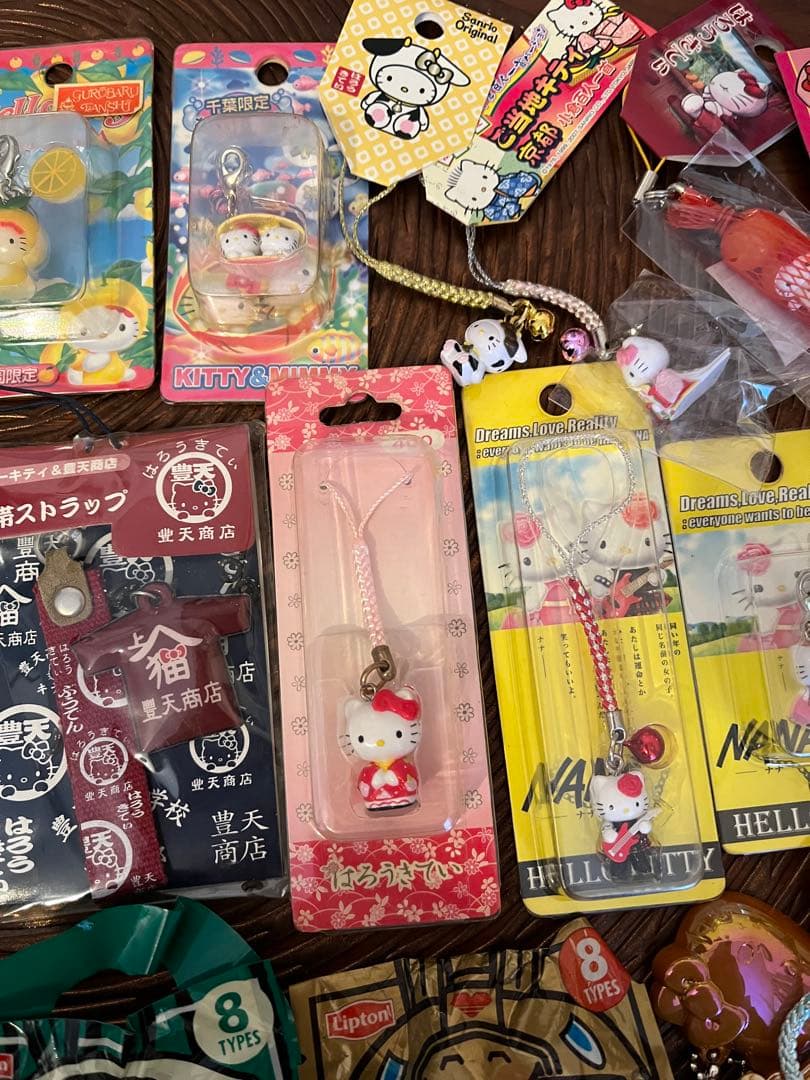ハローキティ ご当地根付ストラップ