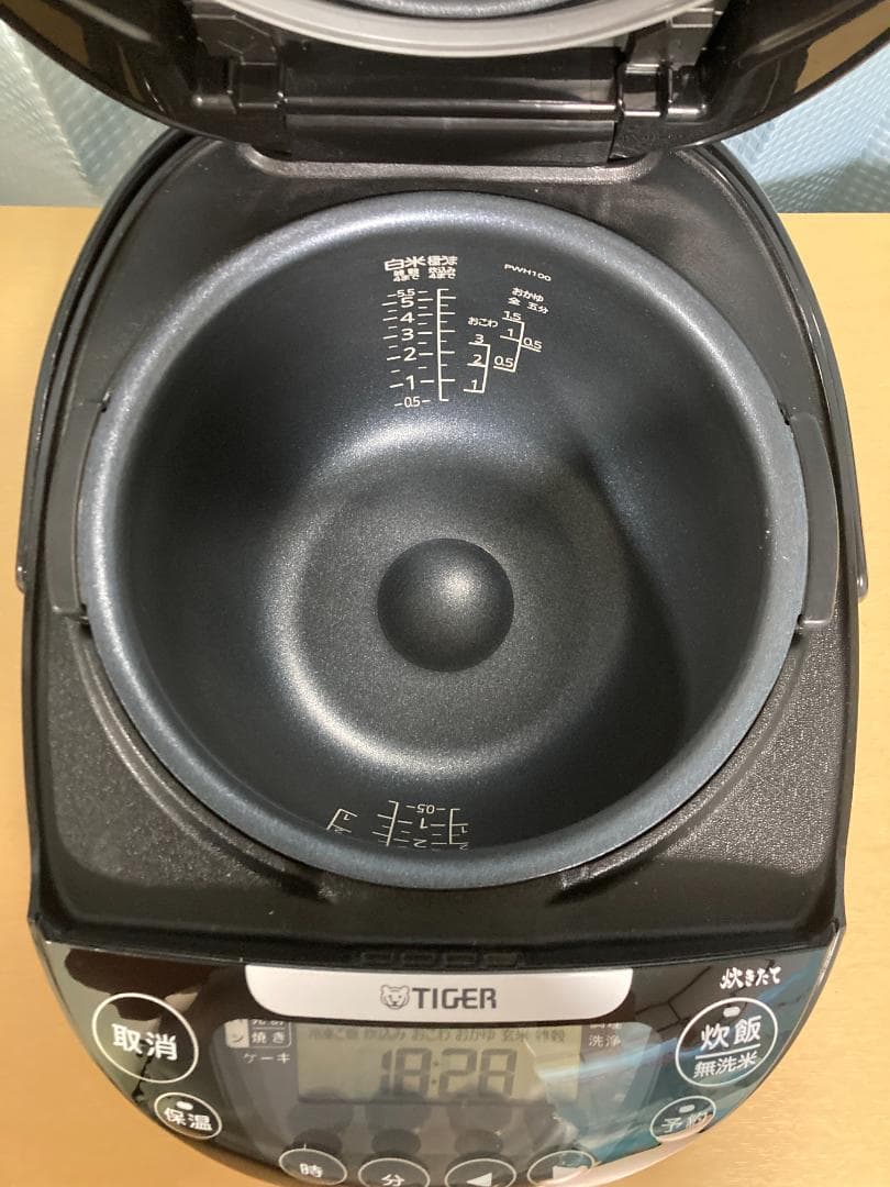 ★美品★２2年製 TIGER JPW-H100 炊きたてIH炊飯器 5.5合炊き