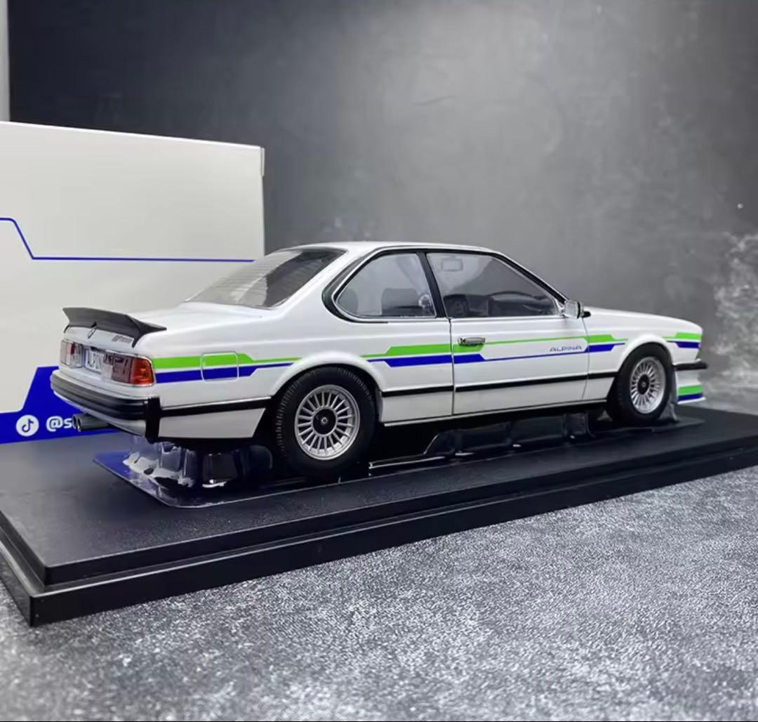 ALPINA B7 TURBO (E12) シルバー1\18スケールモデル