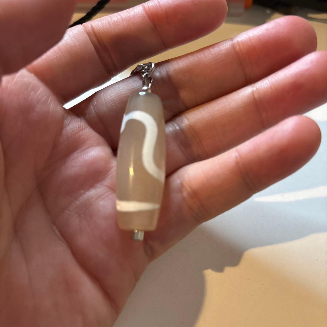 悪いことがなくなってきてる！天珠を一つは持ちたい！綺麗な白蛇白天珠さま！綺麗！