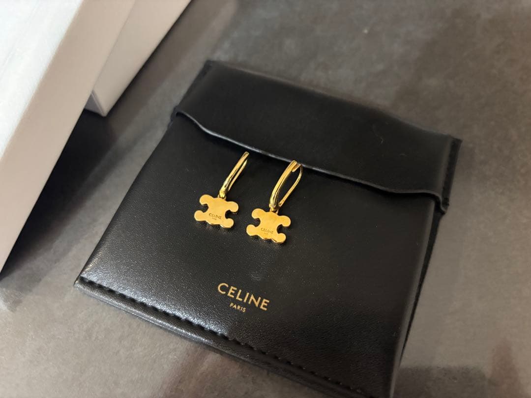 CELINE セリーヌ　トリオンフピアス　ラインストーンピアス　ゴールド